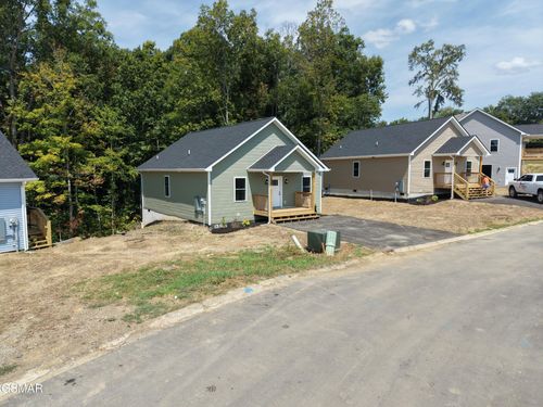 2433 Scenic Mountain Drive, Sevierville, TN, 37876 | Card Image