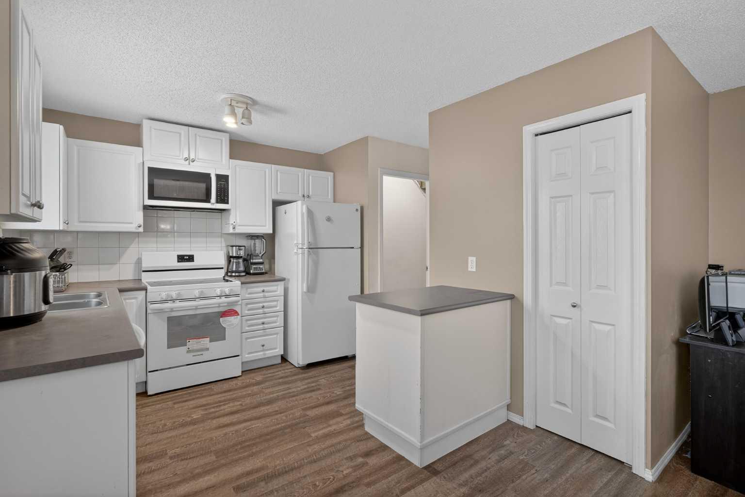 Residential in Chestermere 5