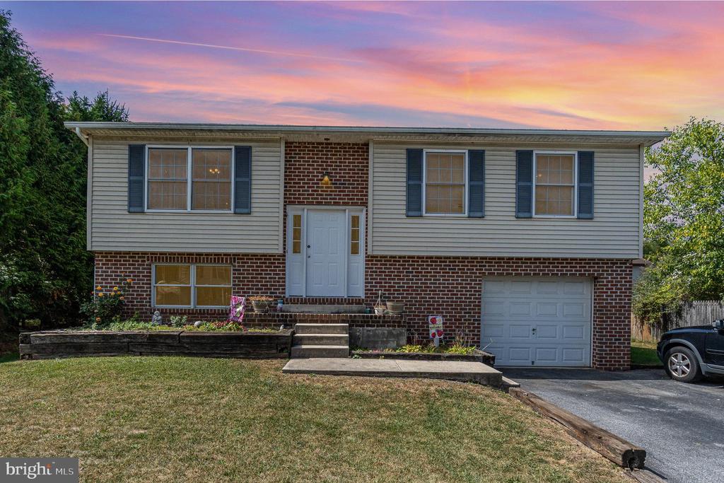 Iroquois Trl, York Haven, PA 17370