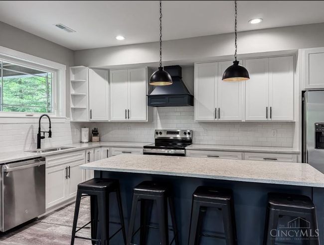 2142 State Line Rd, House other with 3 bedrooms, 4 bathrooms and null parking in West Harrison IN | Image 5