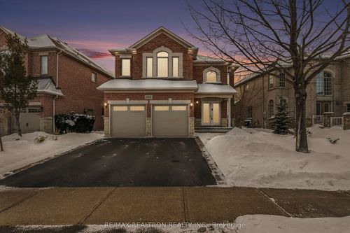 1153 Kestell Blvd, Oakville, ON, L6H7M7 | Card Image