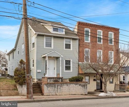 123 W Lancaster Ave, DOWNINGTOWN, PA, 19335-2564 | Card Image