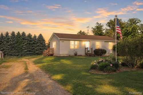 15489 Bird Rd, Linden, MI, 48451-9722 | Card Image