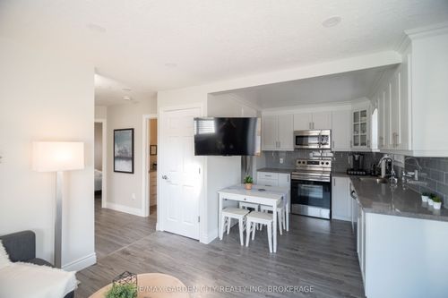 5839 Mcleod Rd, Niagara Falls, ON, L2G3E5 | Card Image