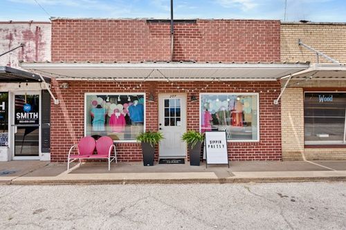 207 E Goode St, Quitman, TX, 75783-2534 | Card Image