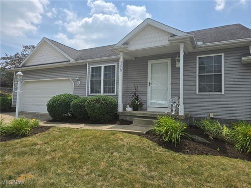 3278 Sumser St Nw, North Canton, OH, 44720-7951 | Card Image