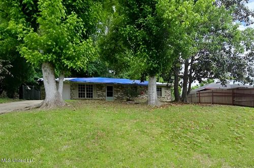 307 Pleasant Valley Dr, Vicksburg, MS, 39180-9162 | Card Image