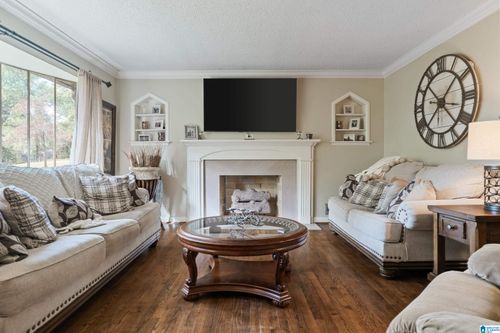 3517 Ashley Rd, HOMEWOOD, AL, 35209-5707 | Card Image