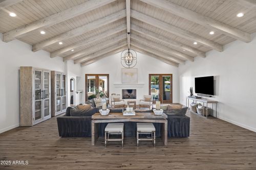 8817 N 58th Pl, Paradise Valley, AZ, 85253-2222 | Card Image
