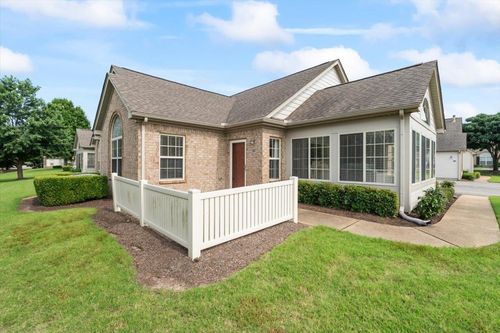 8897 Parkview Oaks Cir, Olive Branch, MS, 38654-6796 | Card Image