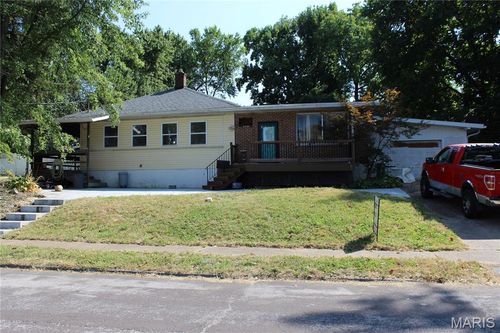 9428 Tennyson Ave, Overland, MO, 63114-3324 | Card Image