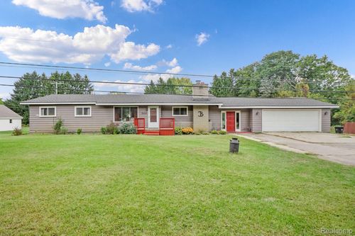 5014 Oak Hill Rd, Clarkston, MI, 48348-2119 | Card Image