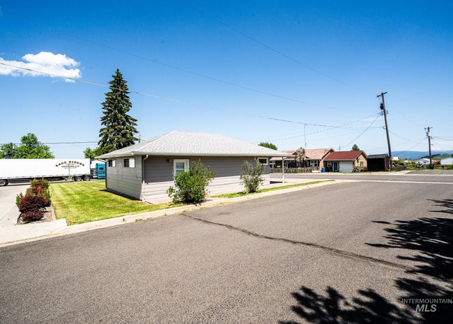 104 S Boulevard St, House other with 3 bedrooms, 2 bathrooms and 2 parking in Grangeville ID | Image 4