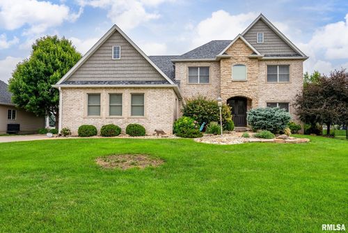 4018 Kathleen Way, Davenport, IA, 52807-3931 | Card Image