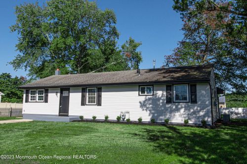 3 Stagecoach Rd, Southampton, NJ, 08088-1336 | Card Image