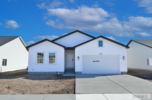 3767 Benelli Dr, Idaho Falls, ID, 83401-6817 | Card Image