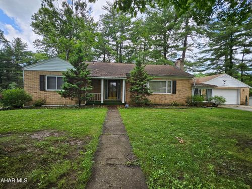 137 N Hawthorne Dr, Altoona, PA, 16602-7539 | Card Image