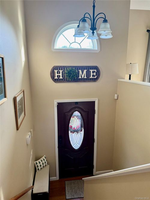 97 Browns Rd, Walden, NY, 12586-3004 | Card Image