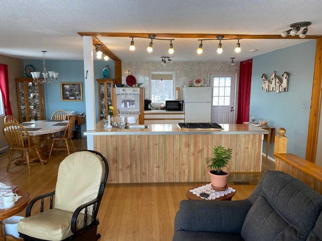 5126 49 Th Ave, House other with 4 bedrooms, 2 bathrooms and 6 parking in Wanham AB | Image 8