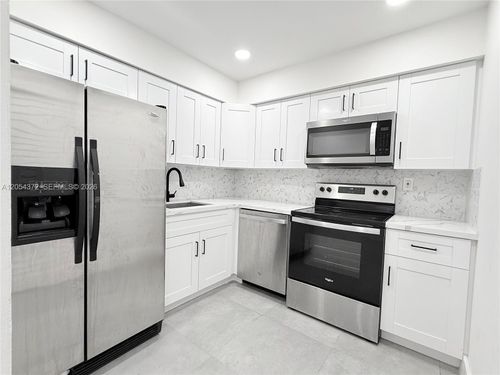 2-1470 Nw 22nd Court, Fort Lauderdale, FL, 33311 | Card Image