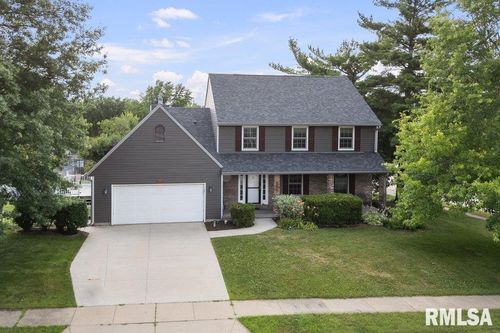 4010 Wakonda Dr, Bettendorf, IA, 52722-1862 | Card Image