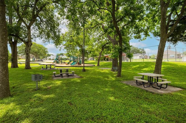 923 Lake View Dr, House other with 4 bedrooms, 2 bathrooms and 2 parking in Montgomery TX | Image 32