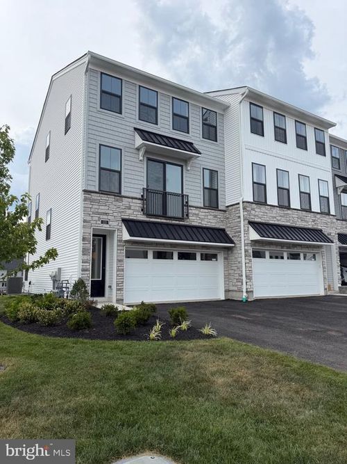 6-111 Brianna Ct, CHALFONT, PA, 18914 | Card Image