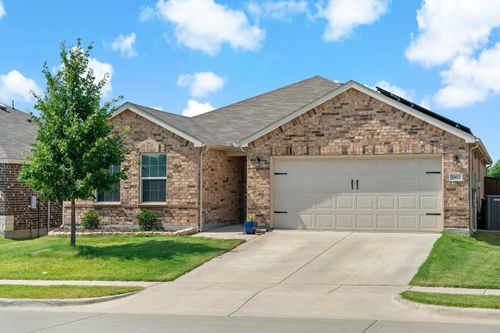 1413 Vernon Dr, Providence Village, TX, 76227-8105 | Card Image