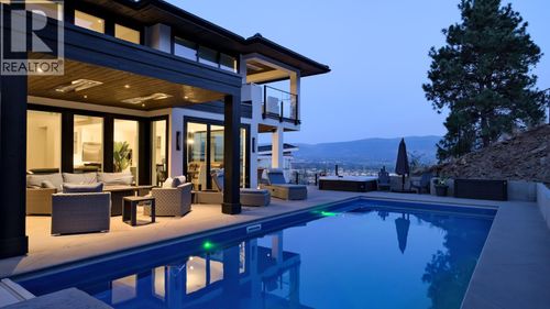 740 Pinehaven Crt, Kelowna, BC, V1V2Y3 | Card Image