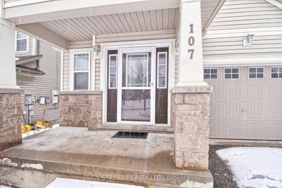 107 Pearl Dr, House other with 2 bedrooms, 3 bathrooms and 3 parking in Orillia ON | Image 2