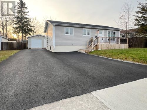 101 Bennett Dr, Gander, NL, A1V1N5 | Card Image