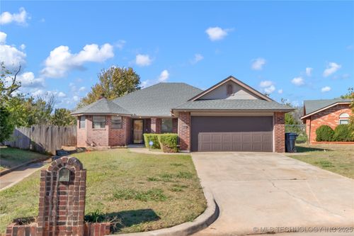 9305 S Land Ave, Oklahoma City, OK, 73159-6540 | Card Image