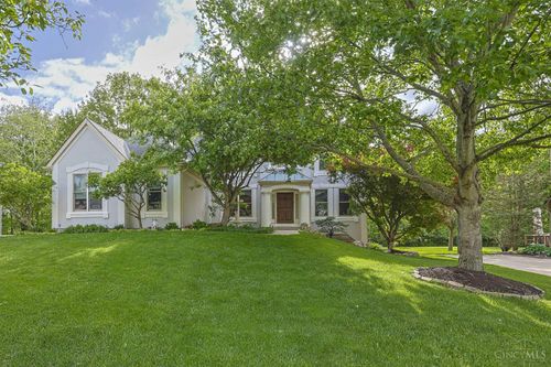 10706 Woodgate Ln, Montgomery, OH, 45242-3216 | Card Image