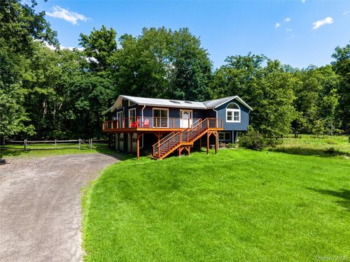 4 Munchkin Lane, Woodstock, NY, 12401 | Card Image