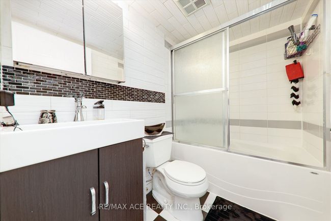 1410 - 1470 Midland Ave, Condo with 2 bedrooms, 2 bathrooms and 1 parking in Scarborough ON | Image 25