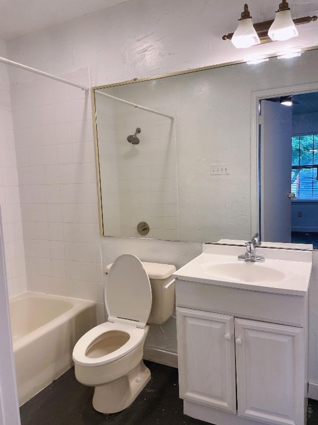 UNIT-3 - 21107 Highland Lake Dr, Townhouse with 2 bedrooms, 2 bathrooms and 2 parking in Lago Vista TX | Image 5