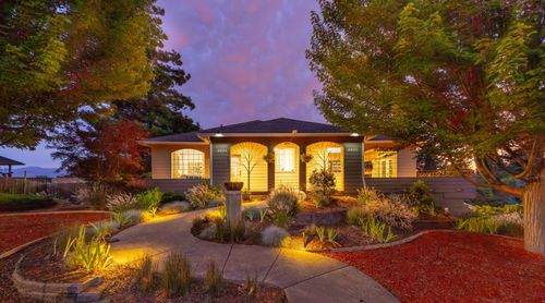 4600-4604 Cloudcrest Dr, Medford, OR, 97504-9050 | Card Image