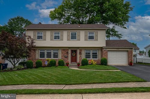 9 Kevin Ct, READING, PA, 19610-1529 | Card Image
