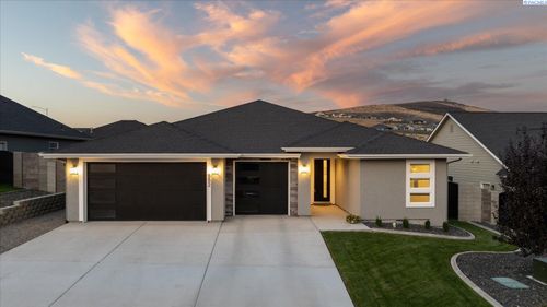 552 Lazio Way, Richland, WA, 99352-4906 | Card Image