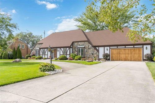 4813 Hickory Cres, Port Lambton, ON, N0P2B0 | Card Image