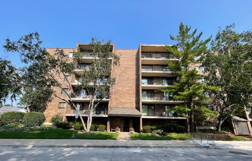 apt-206-555 Graceland Ave, Des Plaines, IL, 60016-7812 | Card Image