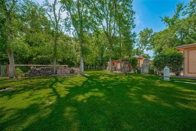 610 Wrangler Rd, Home with 4 bedrooms, 3 bathrooms and 2 parking in Wallis TX | Image 24