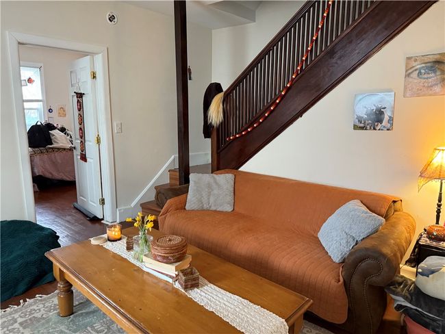 Living room South Front | Image 6