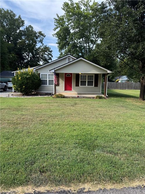 511 E 7th St, Russellville, AR, 72801-6213 | Card Image