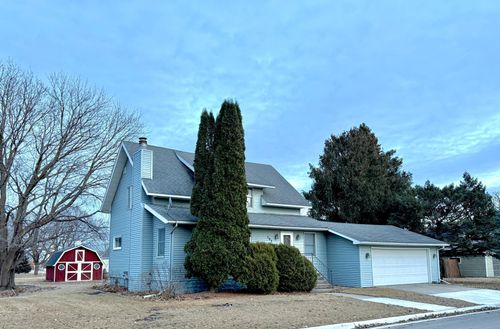 107 Oak St S, Vernon Center, MN, 56090-1131 | Card Image