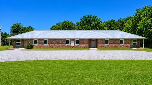 412 W Franklin St, Alvord, TX, 76225-5312 | Card Image