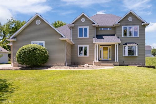 5043 Violet Knoll Ave Ne, Canton, OH, 44705-3275 | Card Image