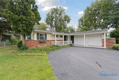 511 Colony Ct, Perrysburg, OH, 43551-2402 | Card Image
