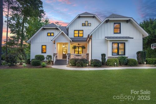 140 Tuskarora Point Ln, Mooresville, NC, 28117-7344 | Card Image