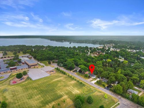 353 Tower Court, Pewaukee, WI, 53072 | Card Image